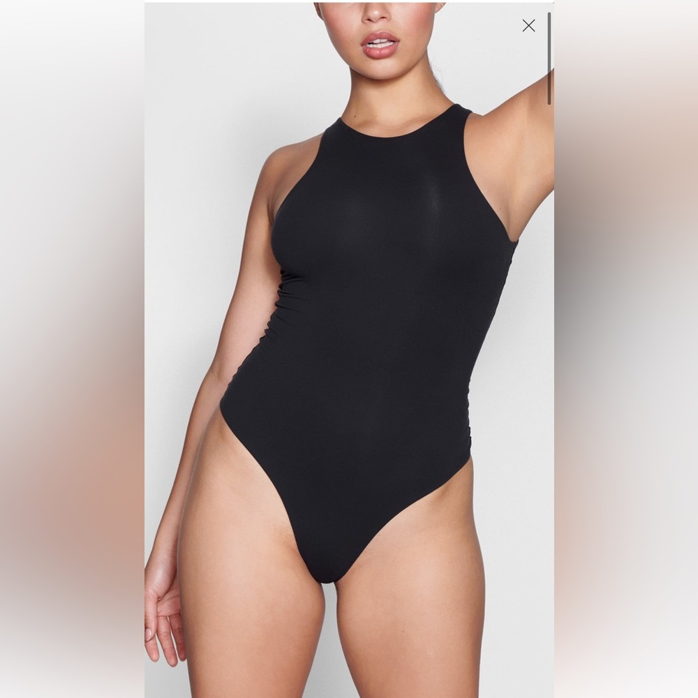 NWT SKIMS Fits Everybody High Neck Bodysuit in Onyx sz XSmall